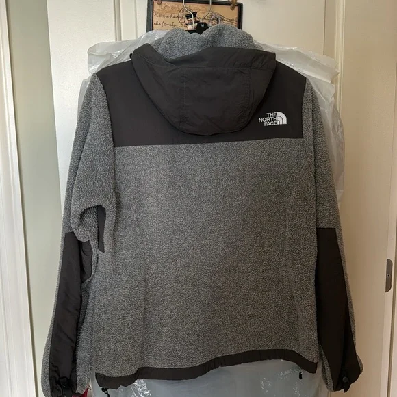 North Face Denali Jacket - Picture 4 of 5